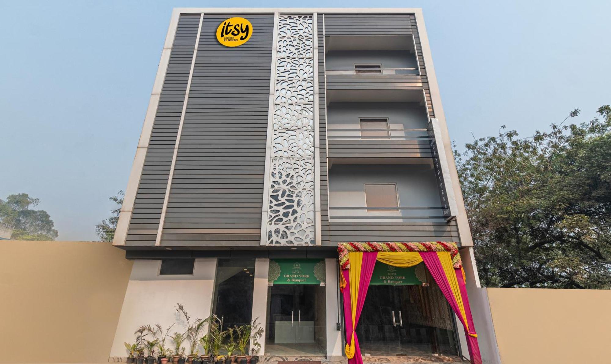 Itsy Grand York Hotel Noida
